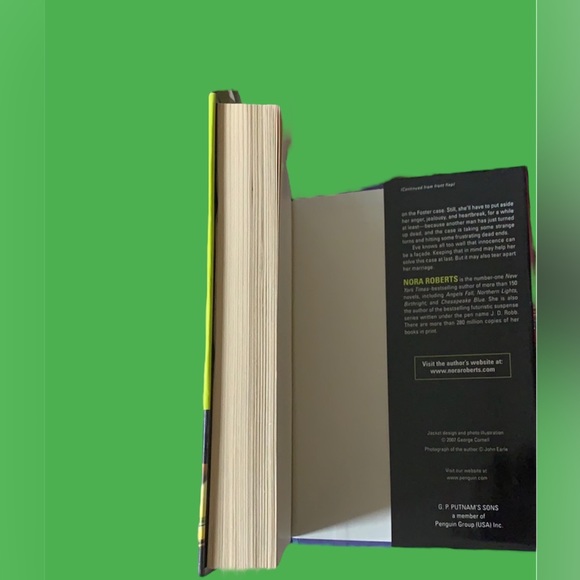 👍2/$26👍 Innocent in Death.  Crime. Nora Roberts - Picture 4 of 4